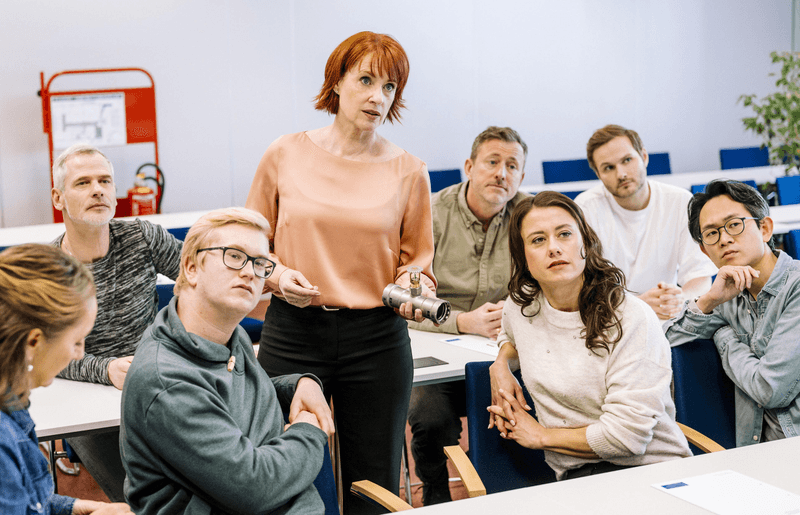 Engagierte Gruppe beim praxisnahen VdS-Lehrgang Explosionsschutz – anschauliche Schulung zu Gefährdungsbeurteilung und Schutzmaßnahmen nach Arbeitsschutzvorgaben.