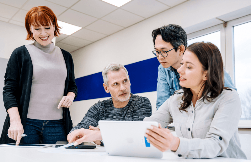 Intensive Gruppenarbeit im VdS-Lehrgang zur Prüfungsvorbereitung für NSL-Fachkräfte; behandelt wird der komplette Prüfungsstoff zur Zertifizierung als (leitende) NSL-Fachkraft gemäß VdS-Lehrplan.